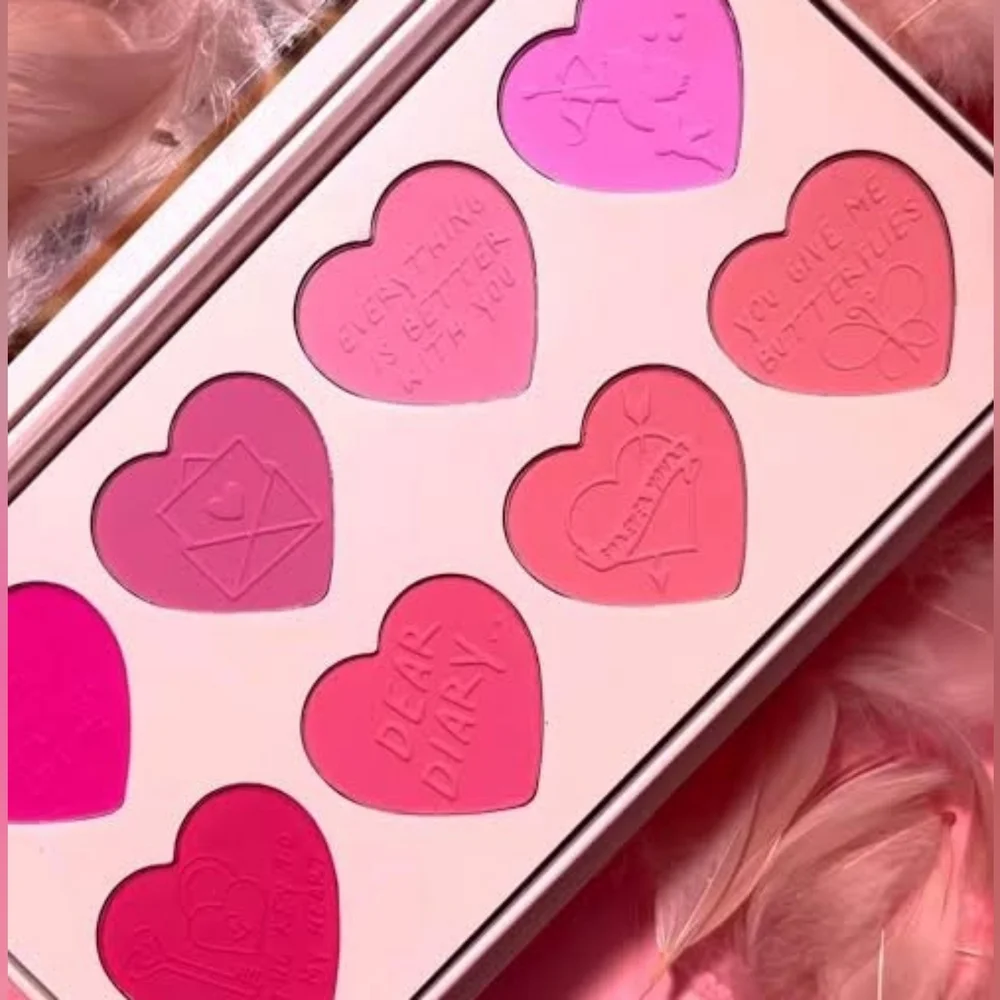 Plouise Heart-Shaped Blush Palette (Hot Pink, Baby Pink, Mauve, Peach, Coral)